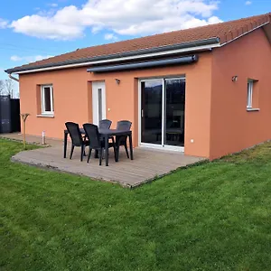 https://la-petite-maison-ouches.hotels-rhonealpes.com